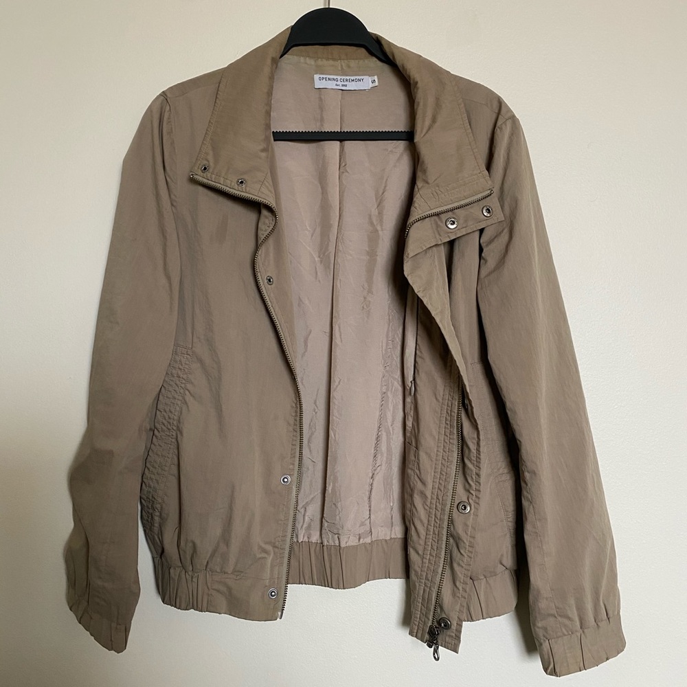 Opening ceremony khaki lightweight jacket.
